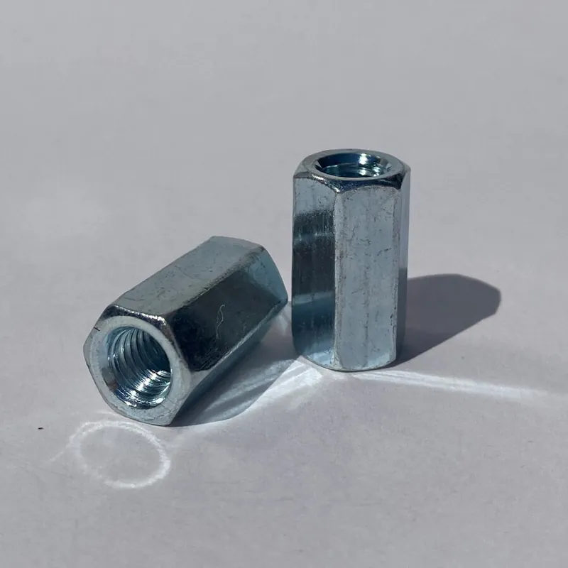 Seda Piulita cuplare M8x24 DIN 6334-6 100 Plată sigură