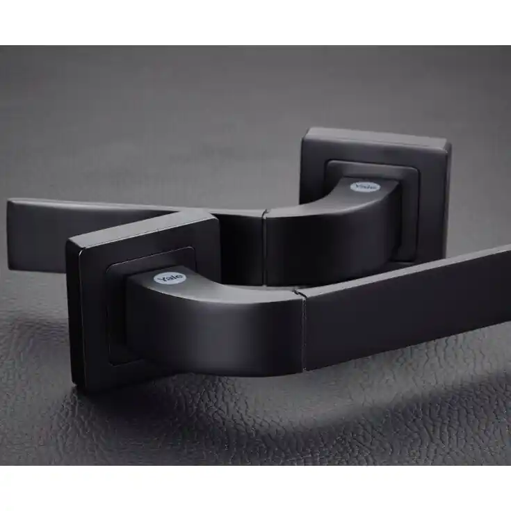 Yale Set maner negru bologna rozeta cilindru incluse 35-ZR-8x8-A003-CE-56-61 Mai ieftin